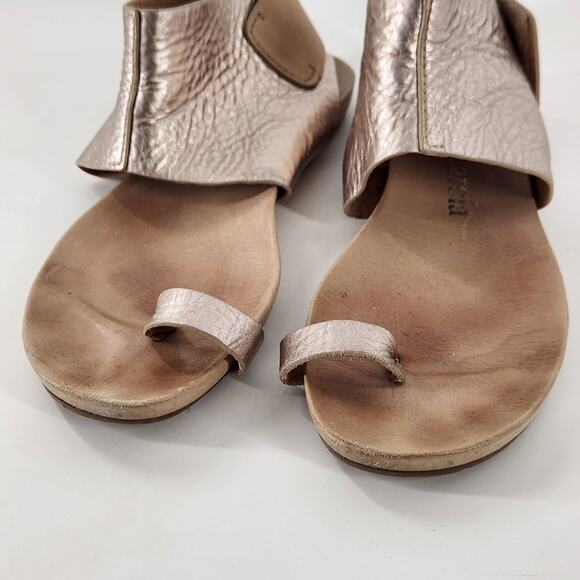 Pedro Garcia Metallic Ankle Cuff Sandals Flat Toe Loop Gladiator EU38 Rose Gold - Picture 3 of 9